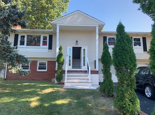 18 Library Pl, Edison, NJ 08820