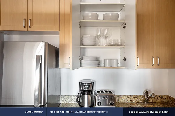 Rented by The Blueground | media 10