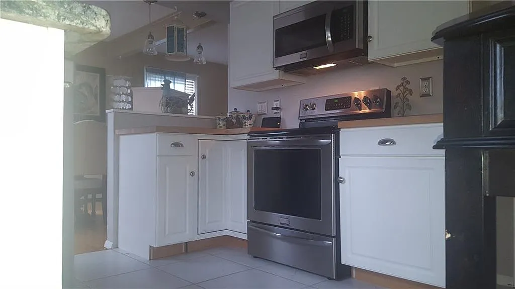 1452 Joseph St photo 1