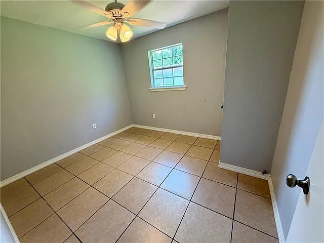 801 E Morris Ave — Photo 12