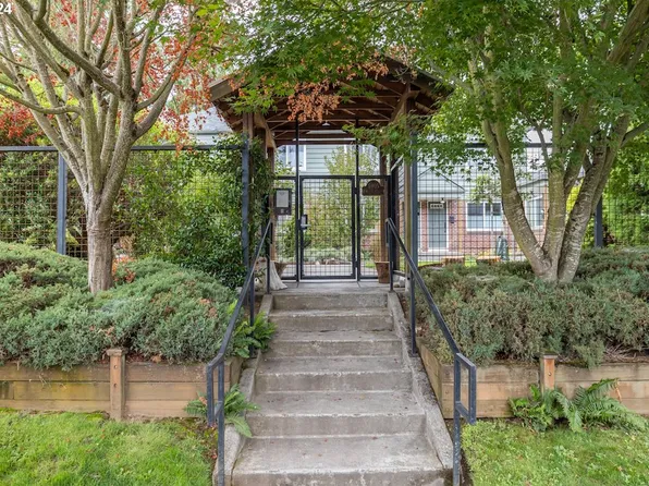 5405 NE 10th Ave APT 6, Portland, OR 97211