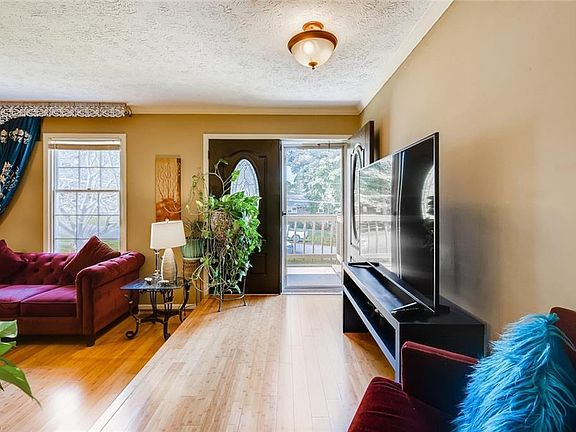 4th image of 4385 Hale Dr