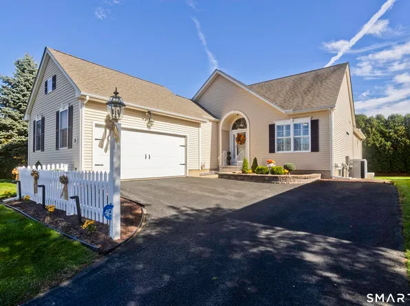 26 Ross Way #26, Windsor Locks, CT 06096