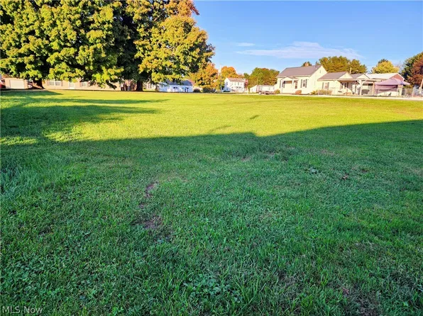 117 E Canal St, Coshocton, OH 43812