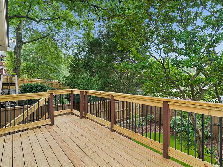 816 Virgil St NE — Photo 24