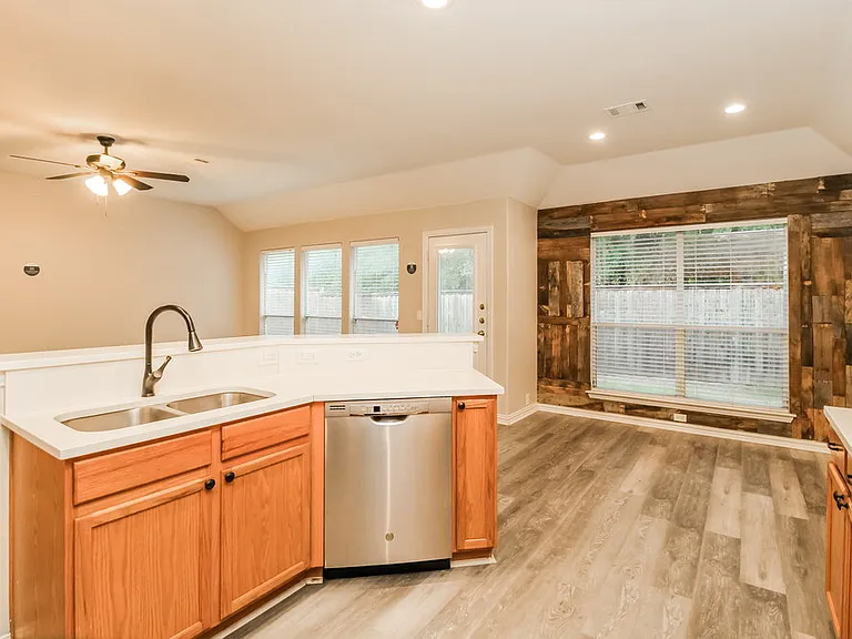 1721 Duck Cove Dr — Photo 7