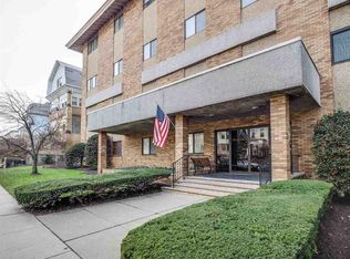 86 W 33rd St APT 306, Bayonne, NJ 07002