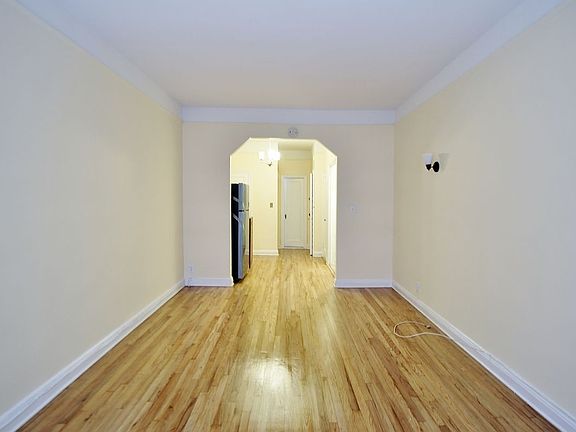 2nd image of 231 E 34th St APT 5D