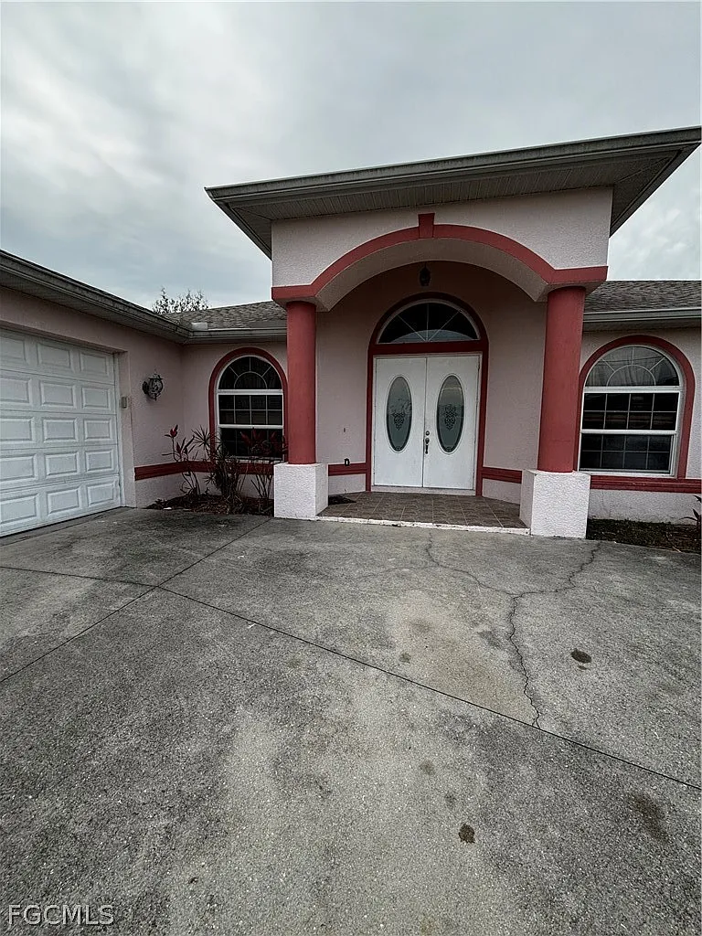 3 bed, 2.5 bath, 2380 sqft, $3,000 — Photo 1