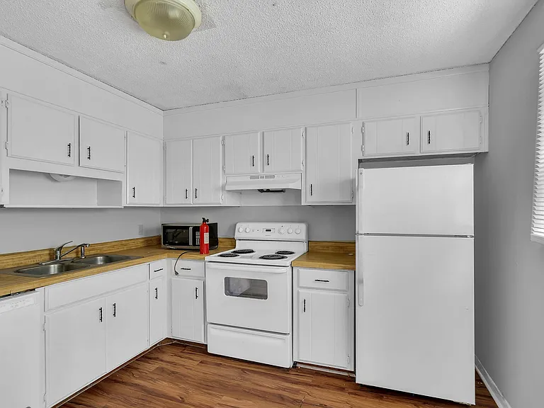 3226 Lincoln Ave — Photo 7