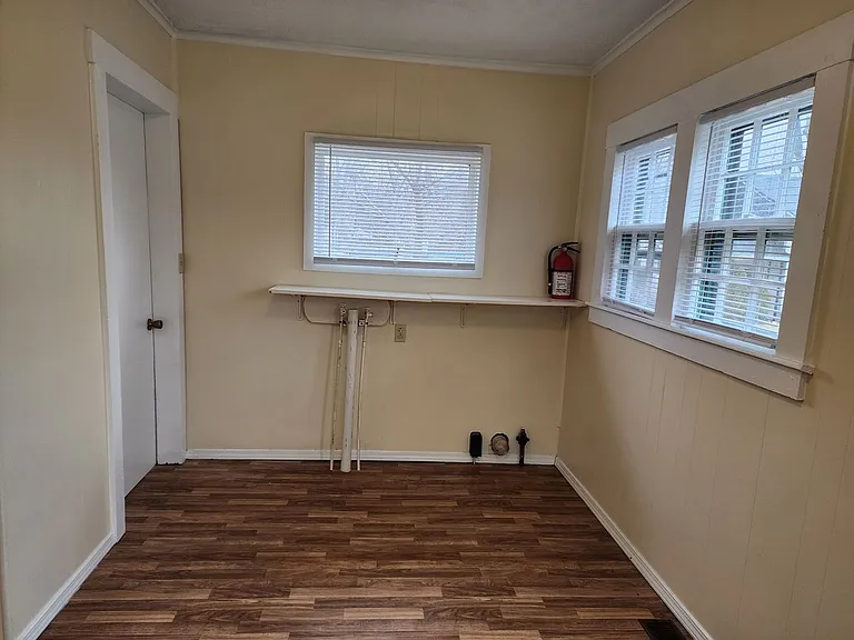 1004 Hampton Ave — Photo 7