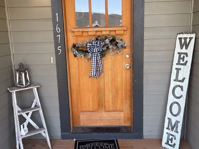 1675 NW Hemlock Ave — Photo 11