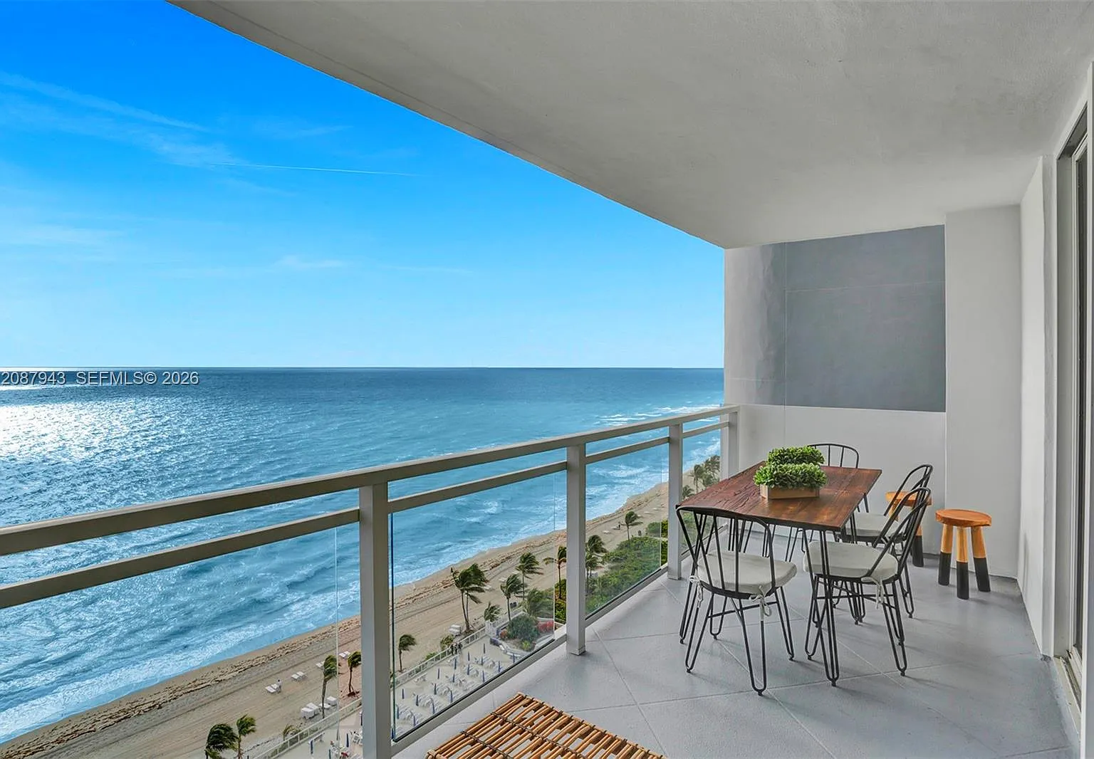 Parker Plaza Estates Cond — Photo 1