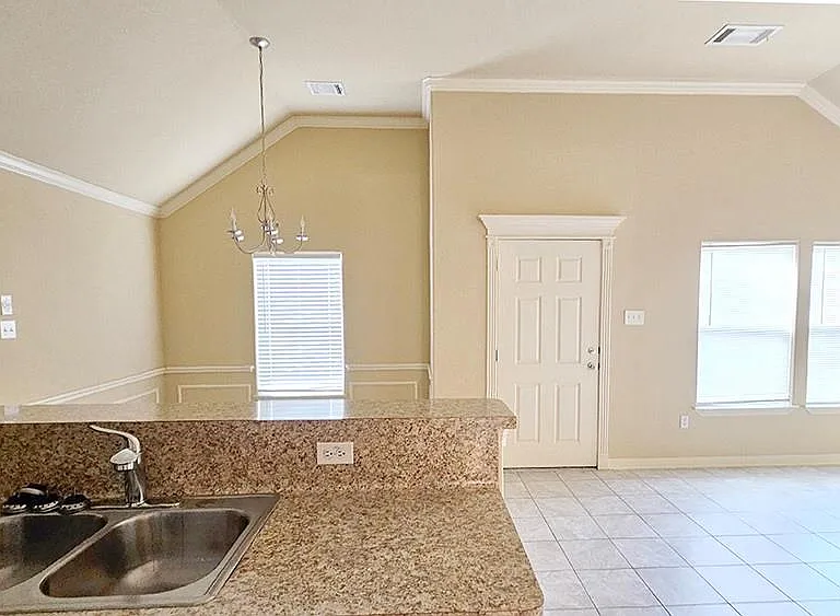 8031 Canyon St — Photo 6