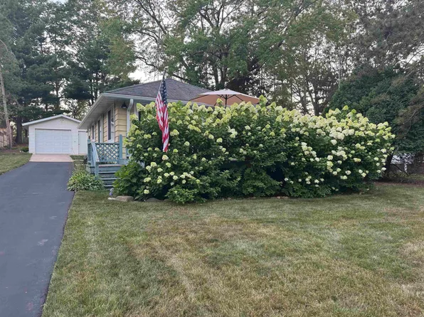 N4231 Lakeview Dr, Markesan, WI 53946