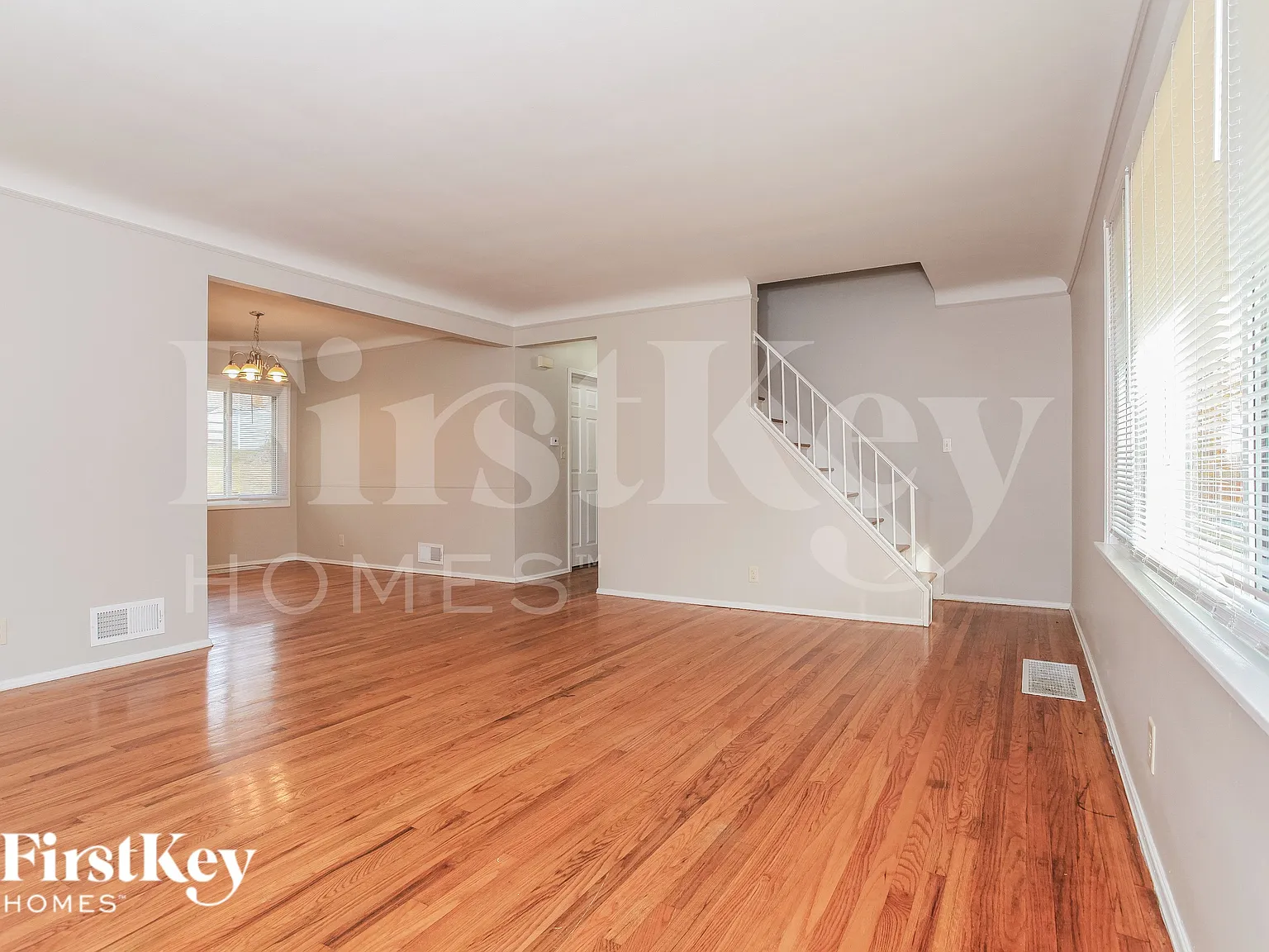 4 bed, 1.5 bath, 1750 sqft, $2,475 — Photo 4