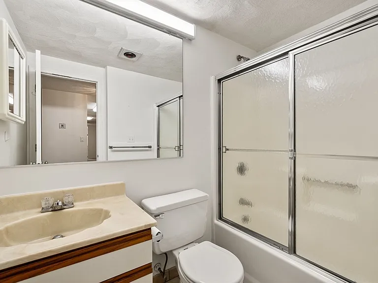 1600 Massachusetts Ave #205 — Photo 12