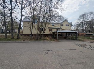 8 Grove St, Rochester, NH 03868