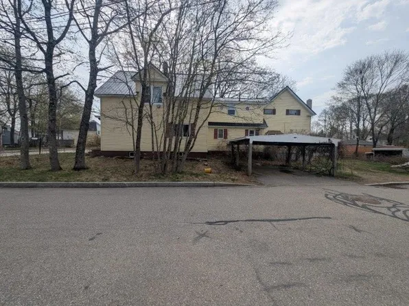 8 Grove Street, Rochester, NH 03868