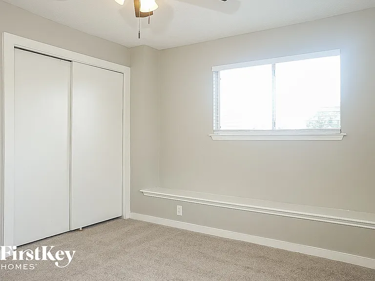 7311 Village Lake Dr — Photo 12