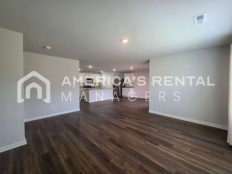 1508 Heritage Cir SE — Photo 27