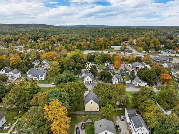 17 Manchester Street, Pittsfield, NH 03263