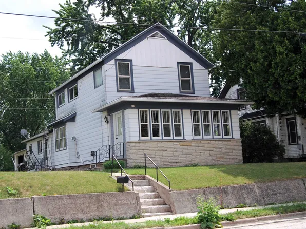 215 Jackson St, Brillion, WI 54110