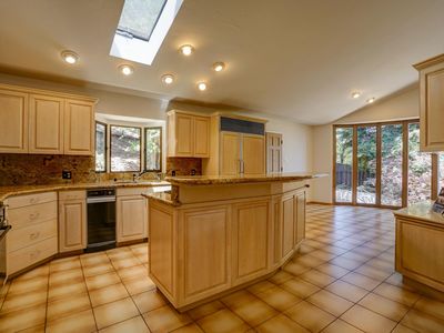 927 Continental Dr, Menlo Park, CA, 94025