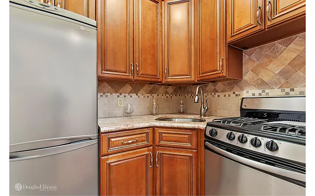 Rented by Douglas Elliman | media 2
