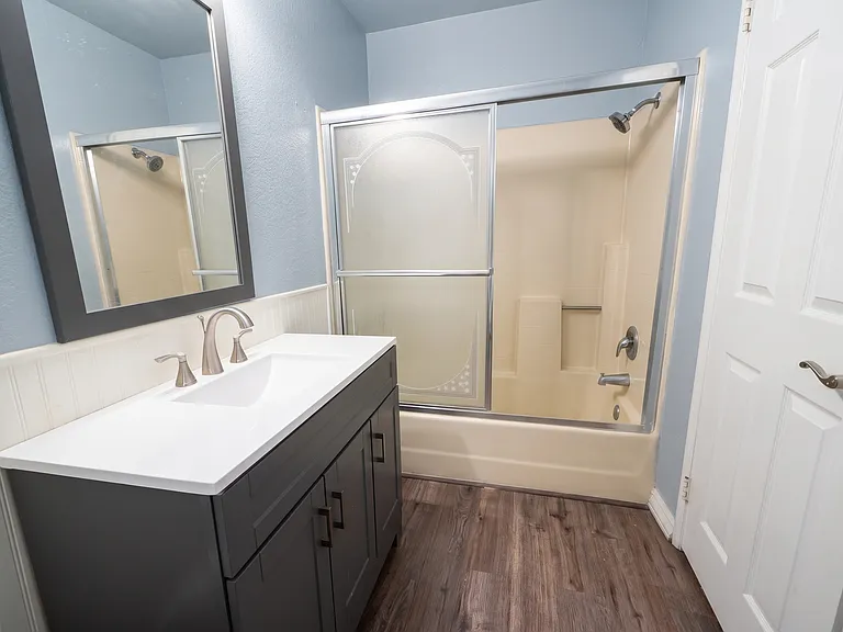 424 Oak St #140 — Photo 10