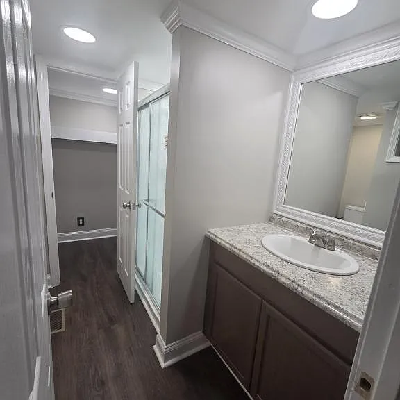 2095 N Kings Hwy — Photo 5
