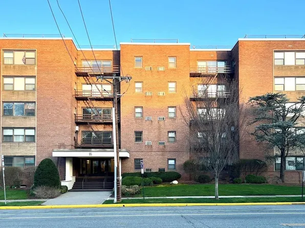 95 Orient Way APT 5D, Rutherford, NJ 07070