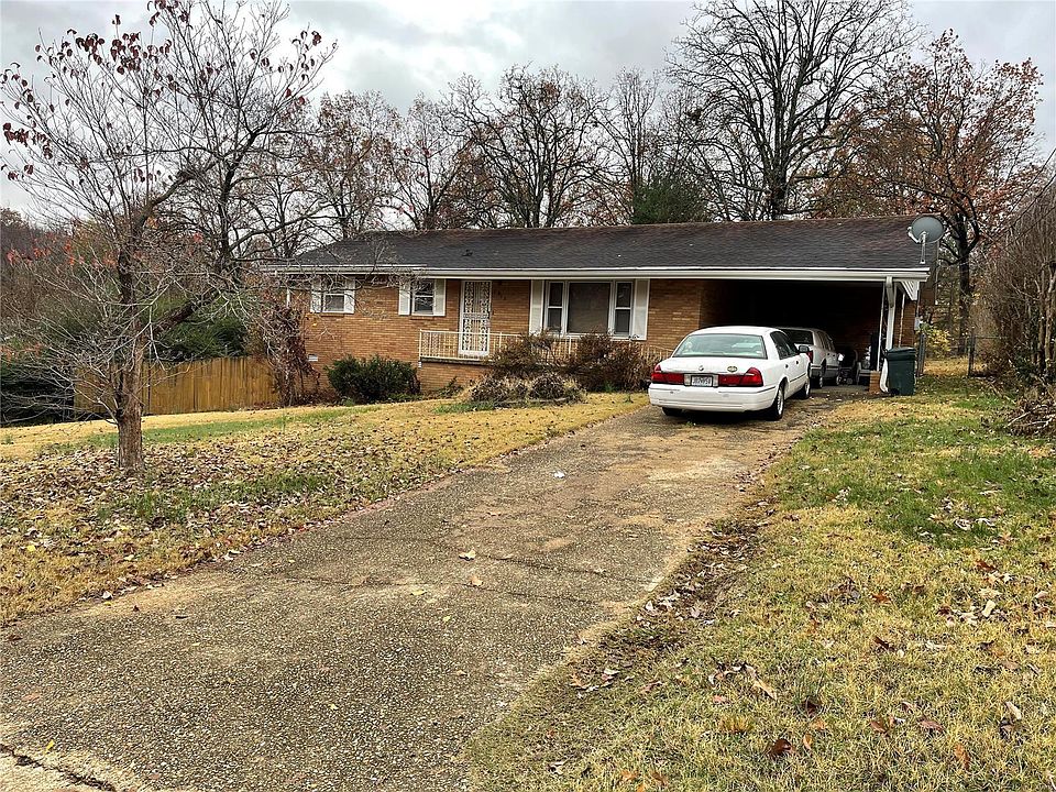 2nd image of 1935 Woodhaven Rd