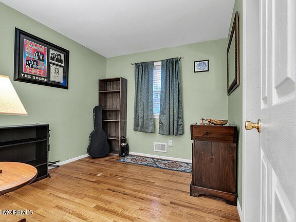5th image of 46 Bowline Street