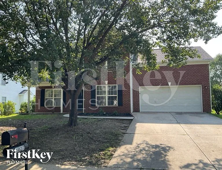 1027 Enderbury Dr