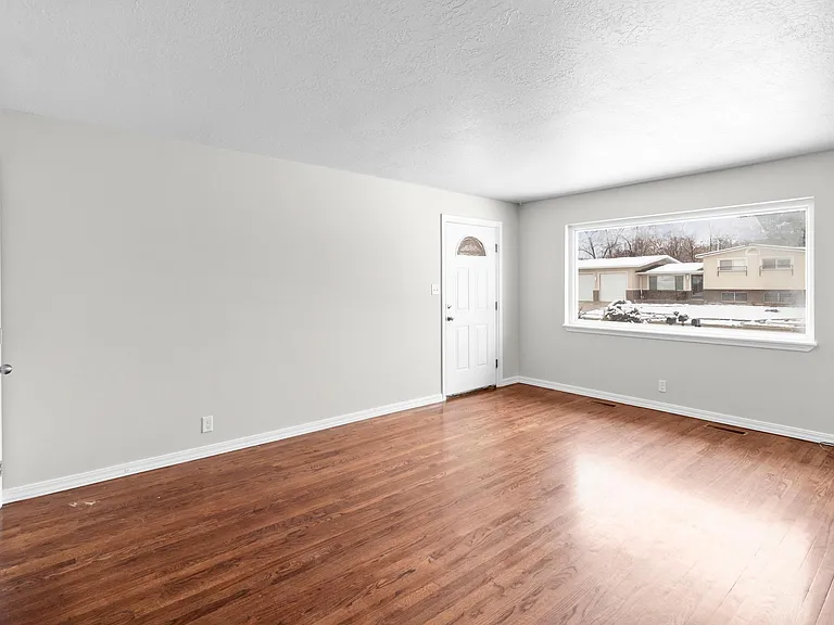 4264 S 1100 E — Photo 11