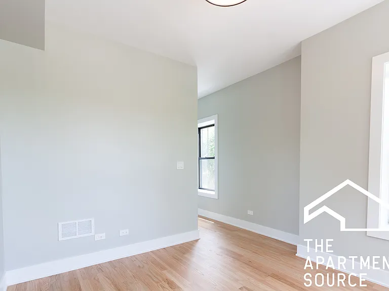 2453 W Logan Blvd #2 — Photo 7