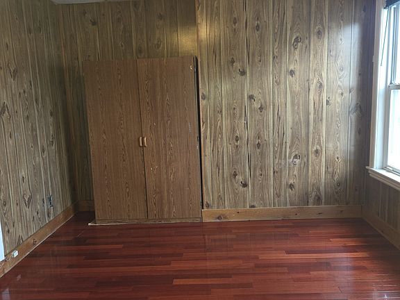 Bedroom/dining room