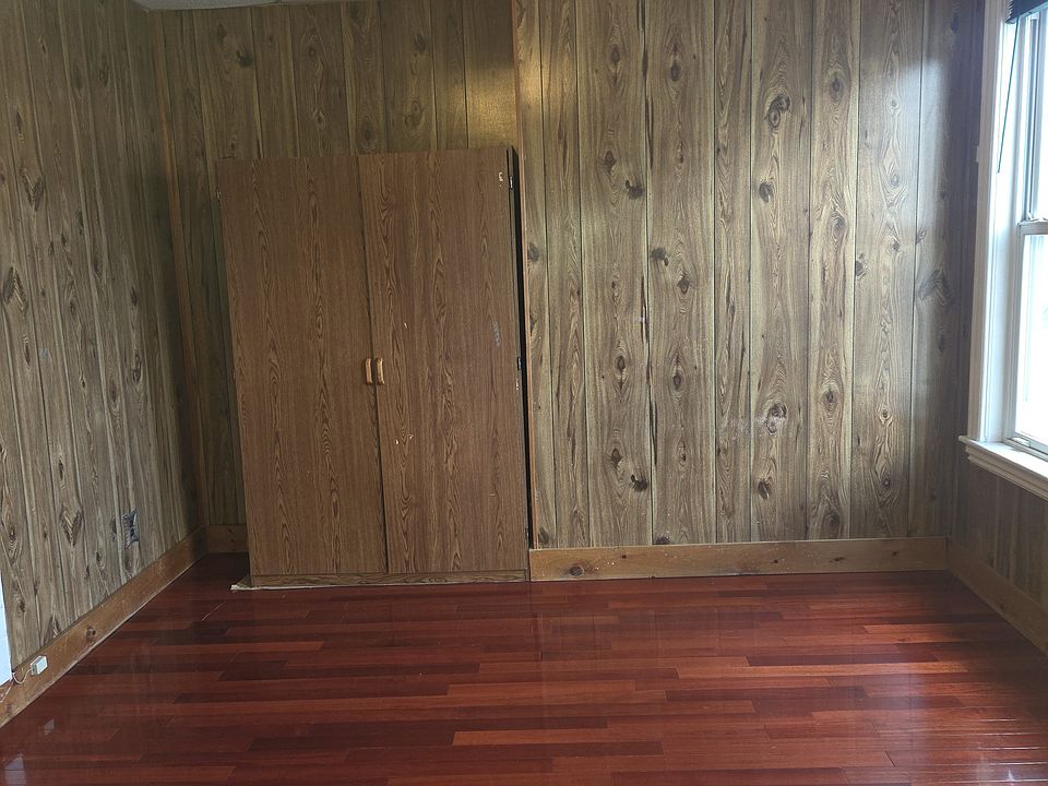 Bedroom/dining room