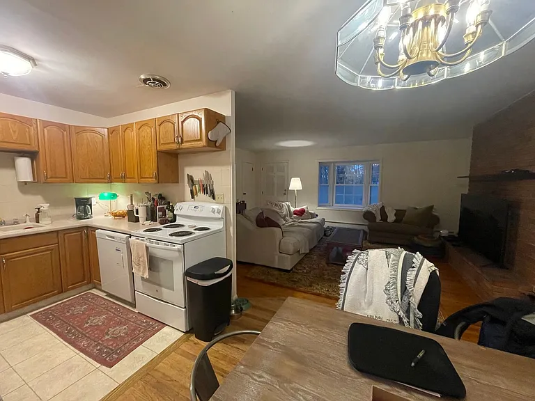 2066 N Oak Ln — Photo 7