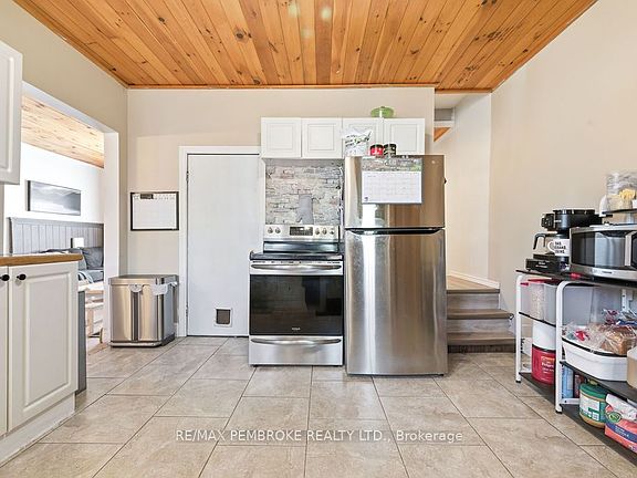 5th image of 503 Miller St