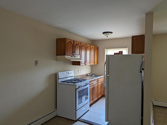 2nd image of 149 Hemlock Dr #149