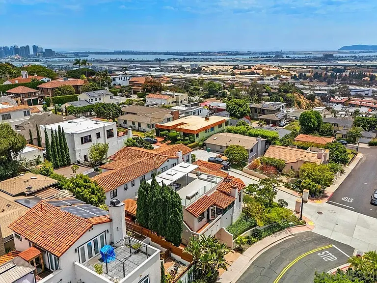 4111 Sunset Rd — Photo 34