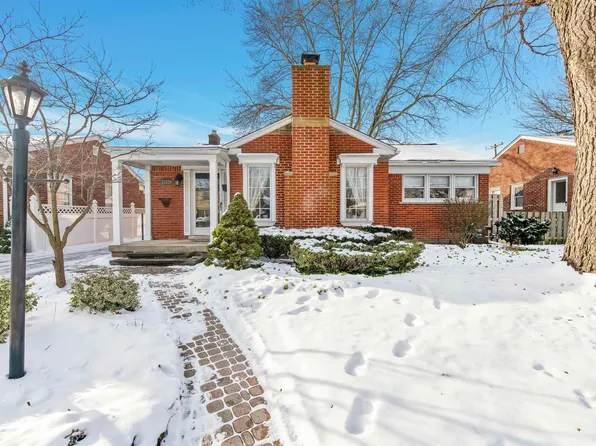 21328 Severn Rd, Harper Woods, MI 48225