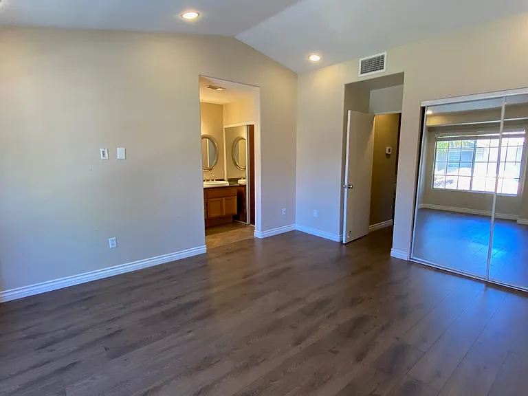 12488 Creekview Dr — Photo 12