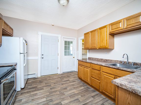 4th image of 94 Griswold St #2