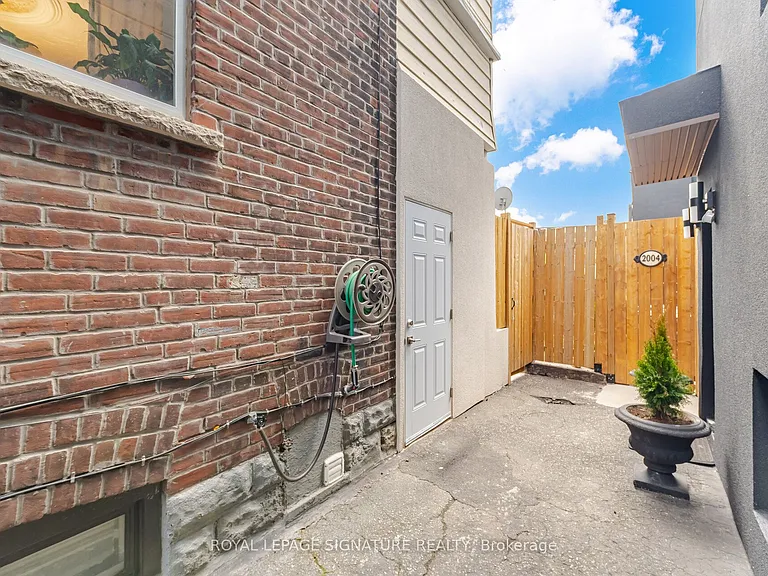 2000 Dufferin St #1 — Photo 29