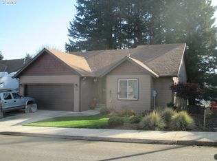 435 NW 6th St, Willamina, OR