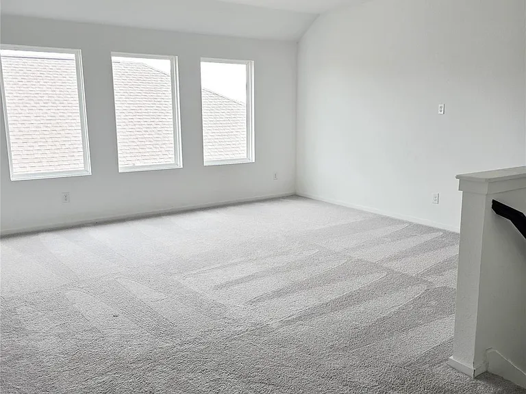 6319 Seafoam Lake Dr — Photo 13