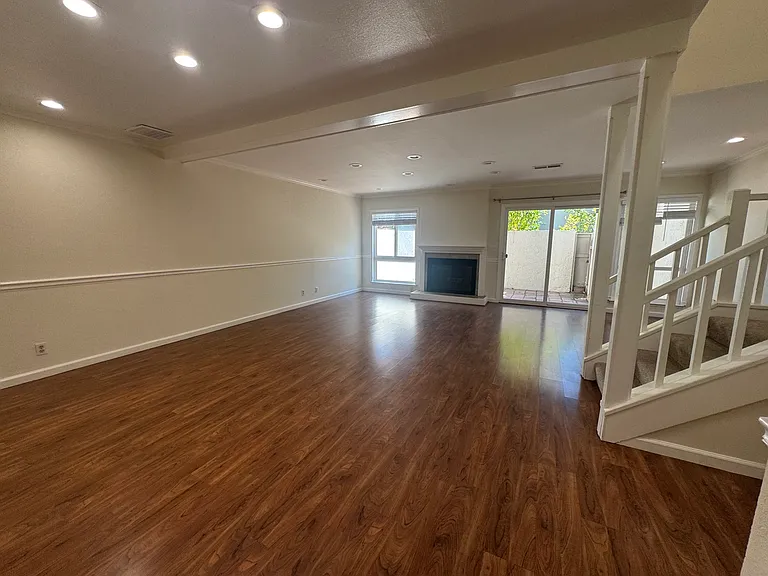 19226 Vineyard Ln — Photo 31